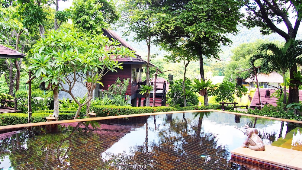 Baan Laanta Resort and Spa