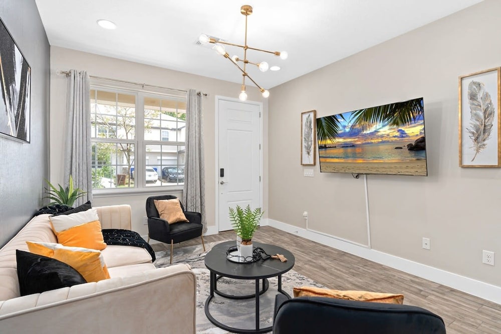 Super Cool- Sleeps 17 Newly Built Near Parks