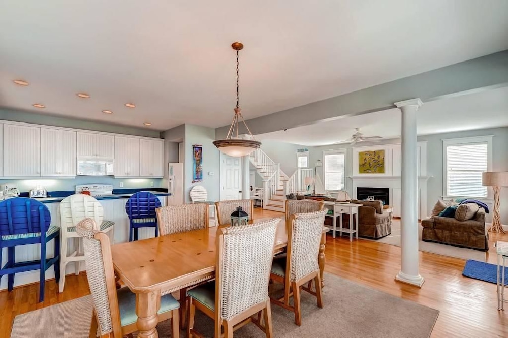 Footprints In The Sand 4 Bedroom Holiday Home By Bald Head Island