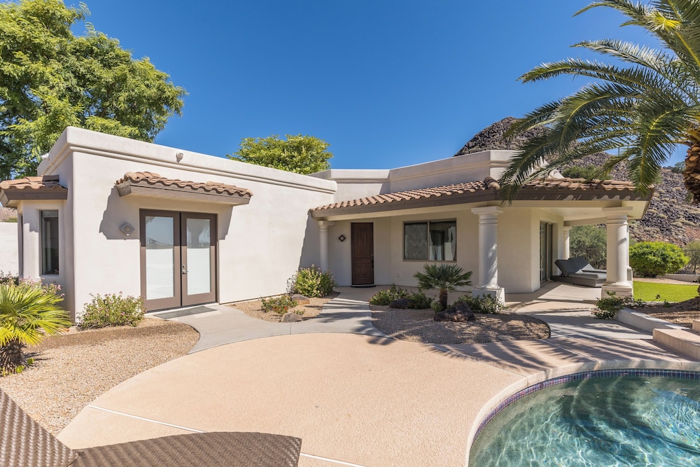 Luxury Mountain Estate-pool-spa-bbq+bar-fire pit