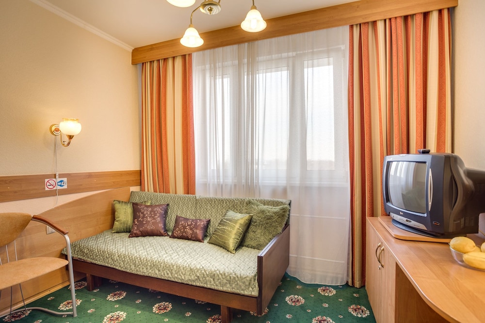 #513 OREKHOVO APARTMENTS with shared bathroom