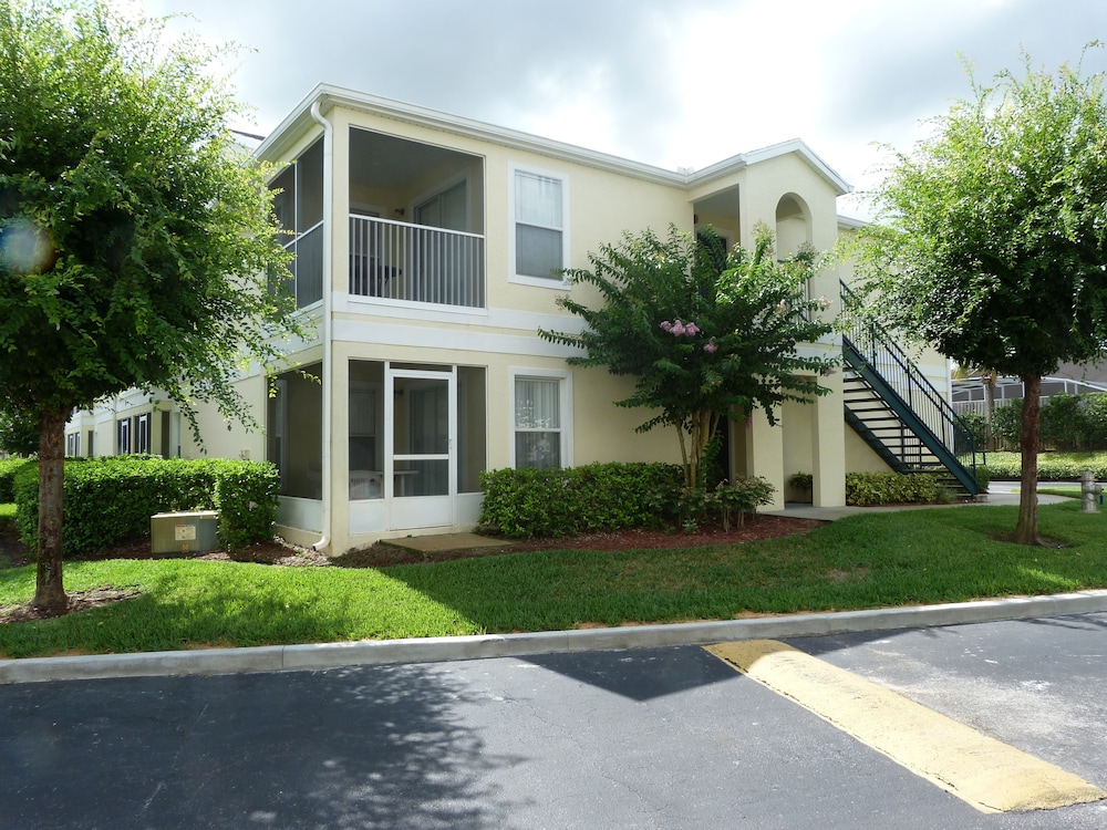 Near Theme Parks! Professional Design, Sleeps 7, Patio, Pool! - Image 4