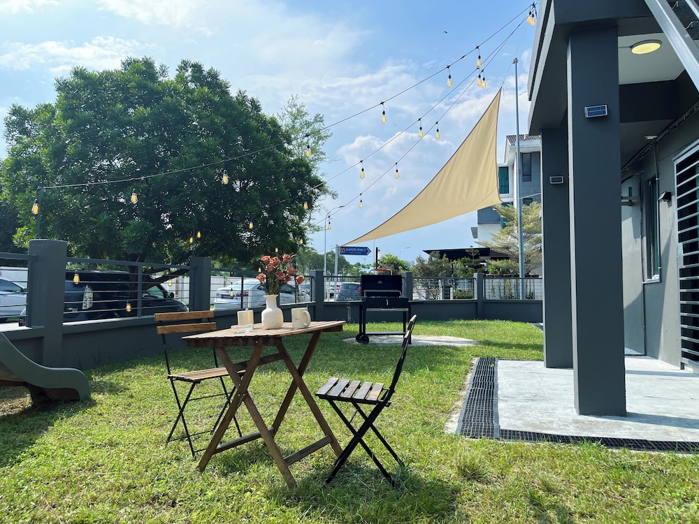 Corner House Puchong 18 pax Kid BBQ