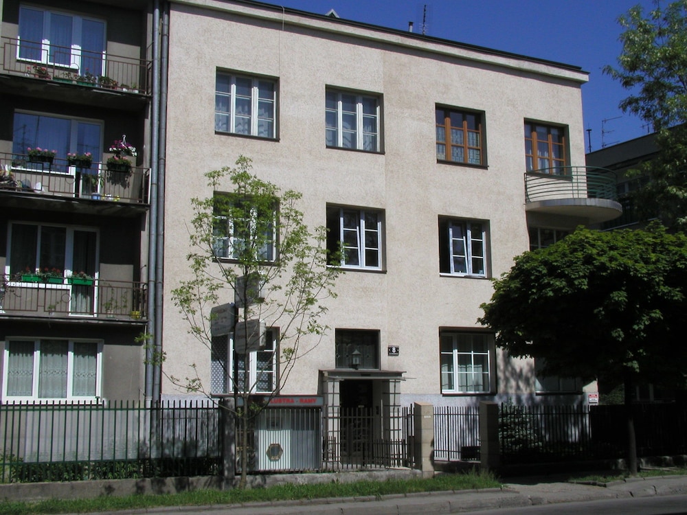 Alder Apartments
