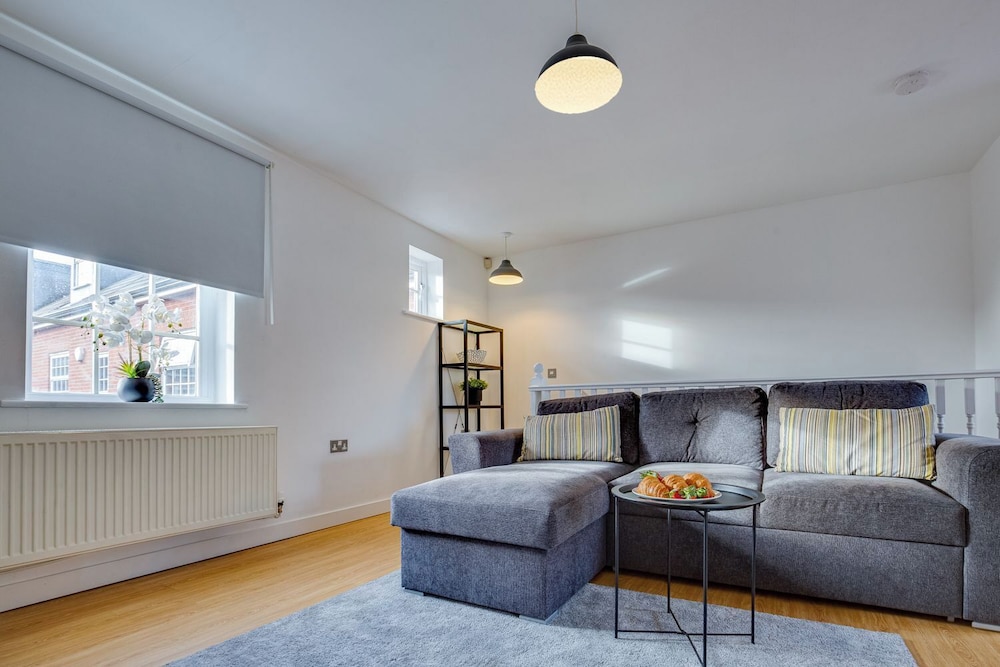 Quaint 1 Bedroom 1st Floor Flat