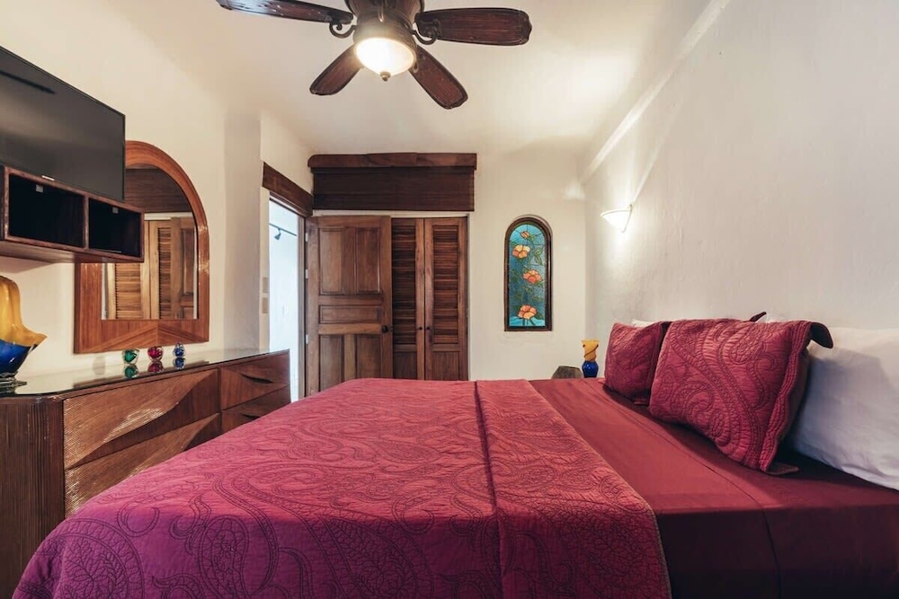 Ocean View 1Br Condo-balcony-beach-pool - 502