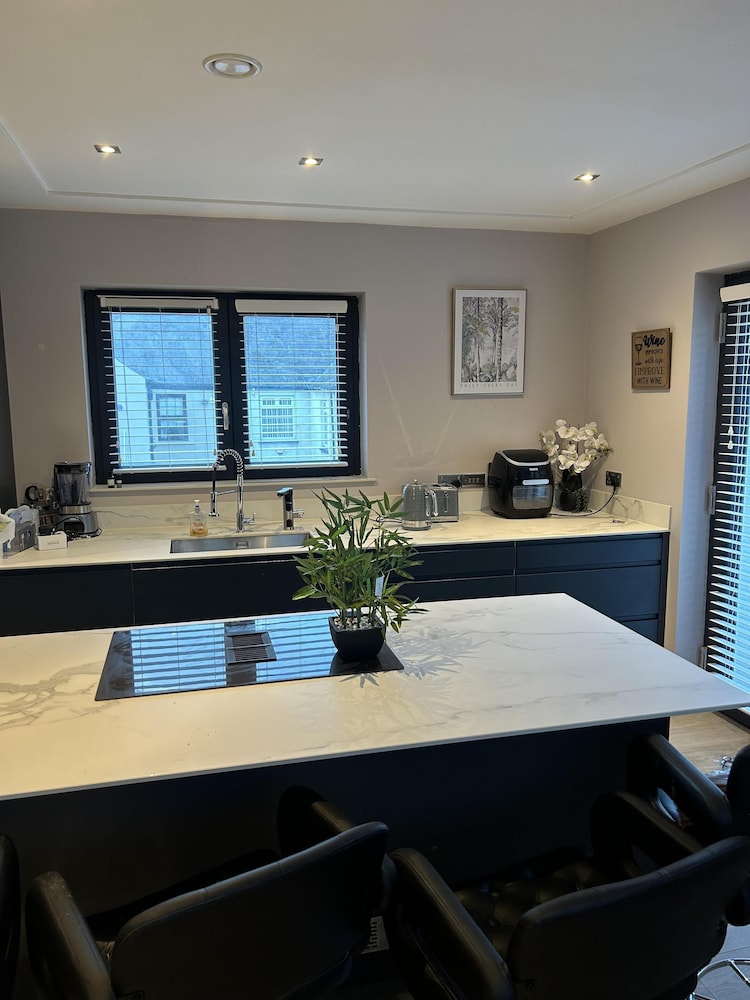 Croke Park, 3-beds, Sleeps 6