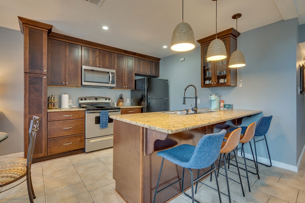 Modern Point Venture Vacation Rental w/ Deck! - Property Image 20