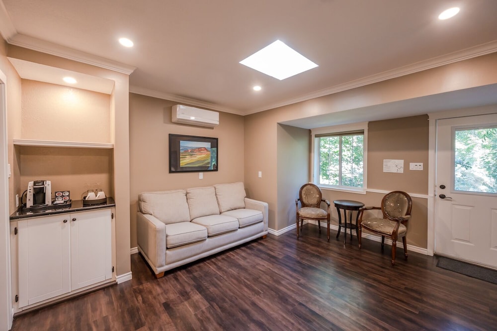 Munson Mountain Estates