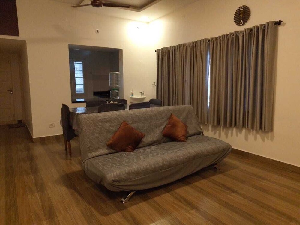 Thavika Silverwood Residence Yelagiri