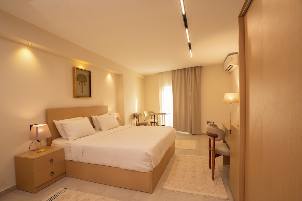 RIWAQ Pyramids Boutique