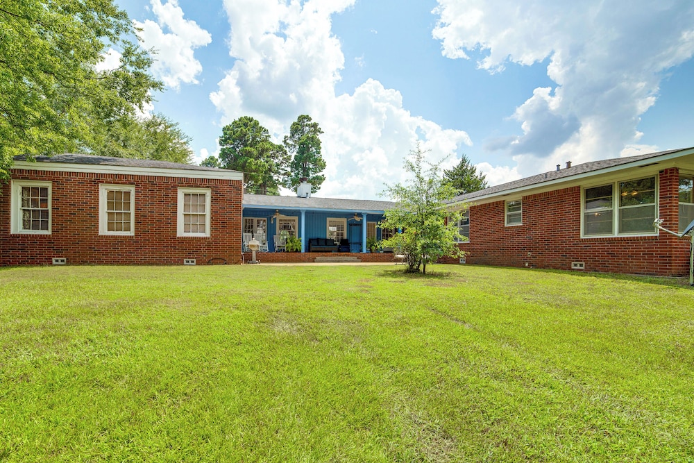 10 Mi to Lake Palestine: South Tyler Location!