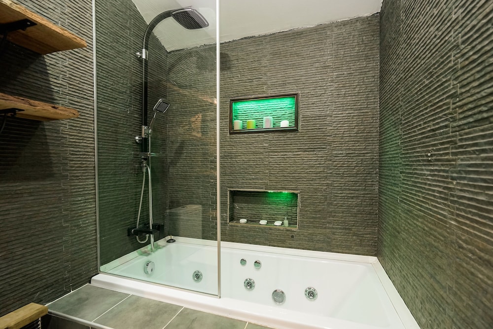 Cube Suitler - Image 58