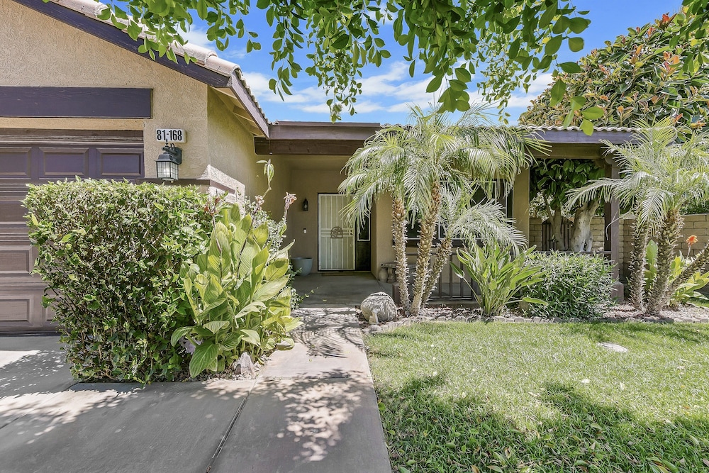 Desert Oasis Retreat Palm Meadows Gem 3 Bedroom Home