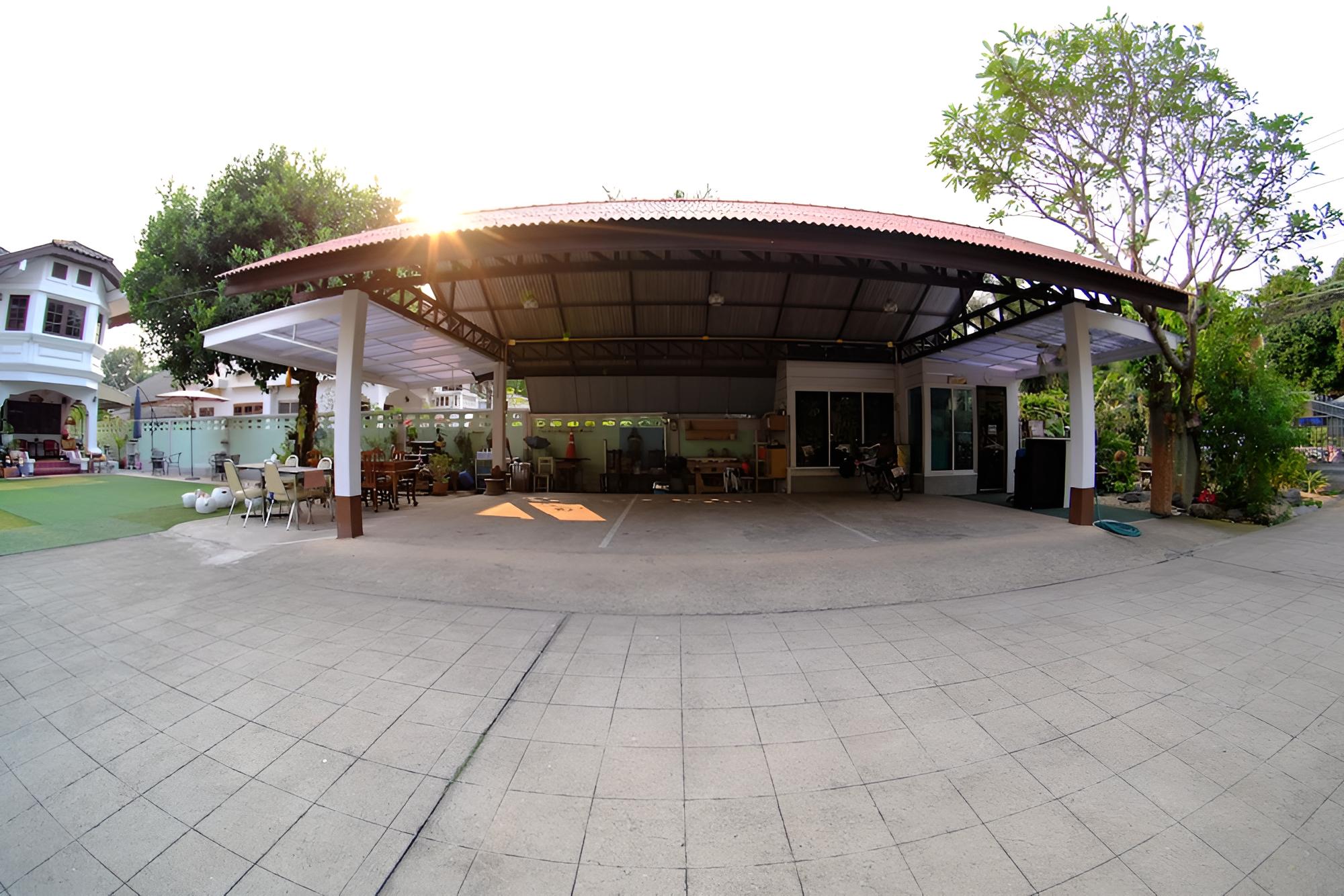 Baanrapeepong Boutique Hotel