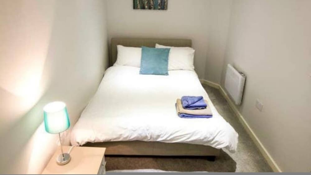 Stayzo Modern Studio Apartment 1 in Bradford City