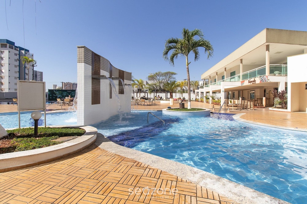 2 B Apt in Building W/pool Near Downtown Acm0865