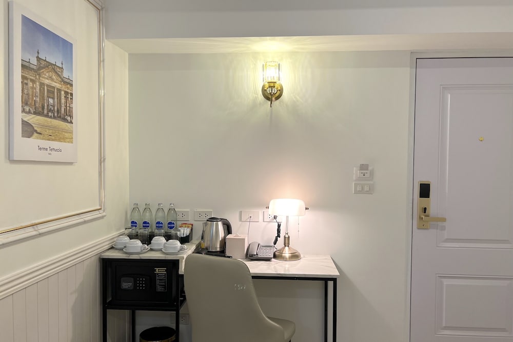 Travelier Hostel