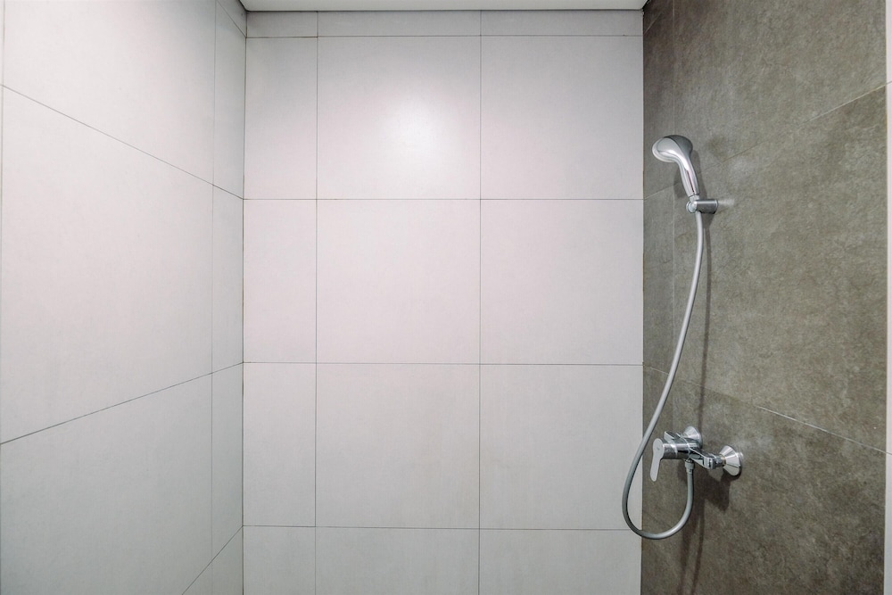Homey And Restful Studio Lrt City Bekasi Apartment