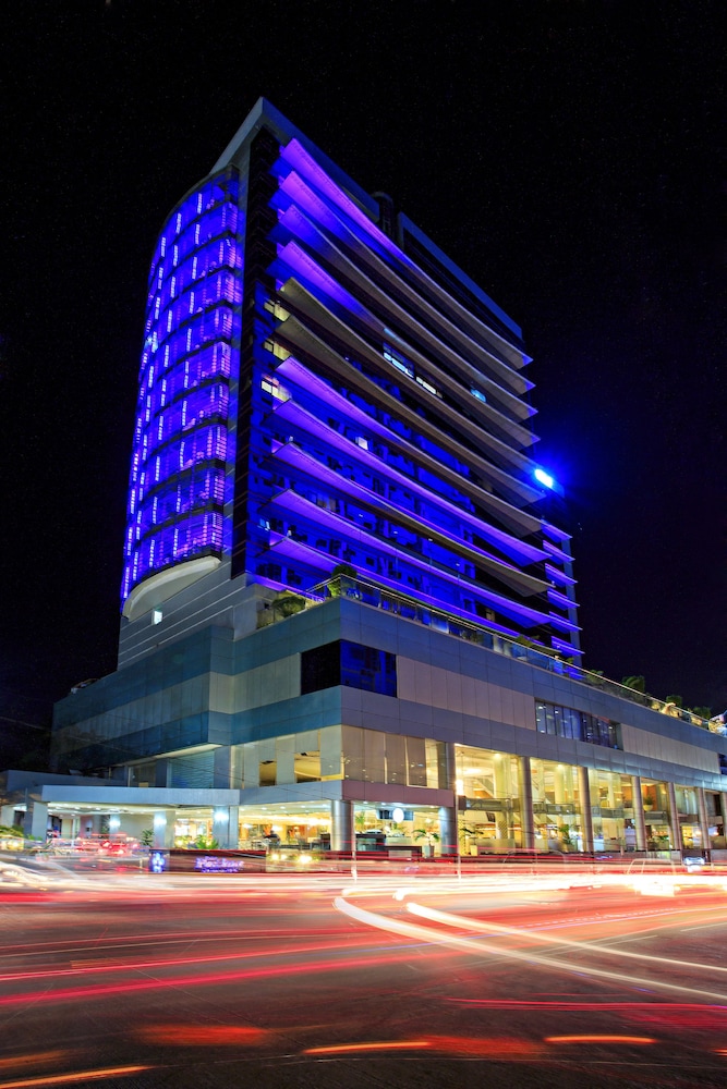 Cebu Vacations - Cebu Parklane International Hotel - Property Image 25