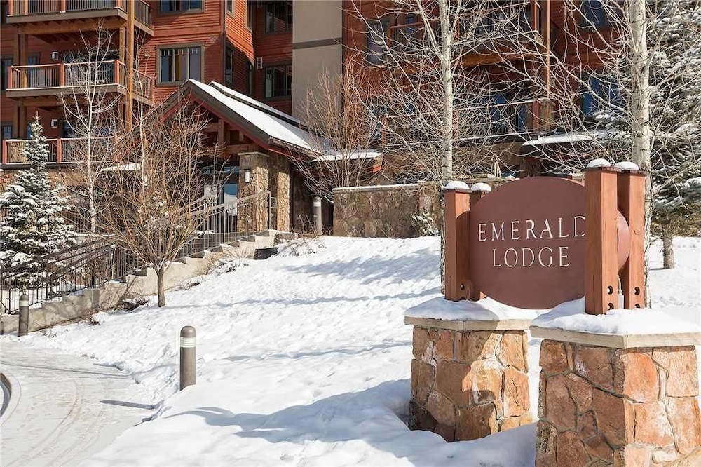 5109 Emerald Lodge, Trappeur's Crossing Apartment 4