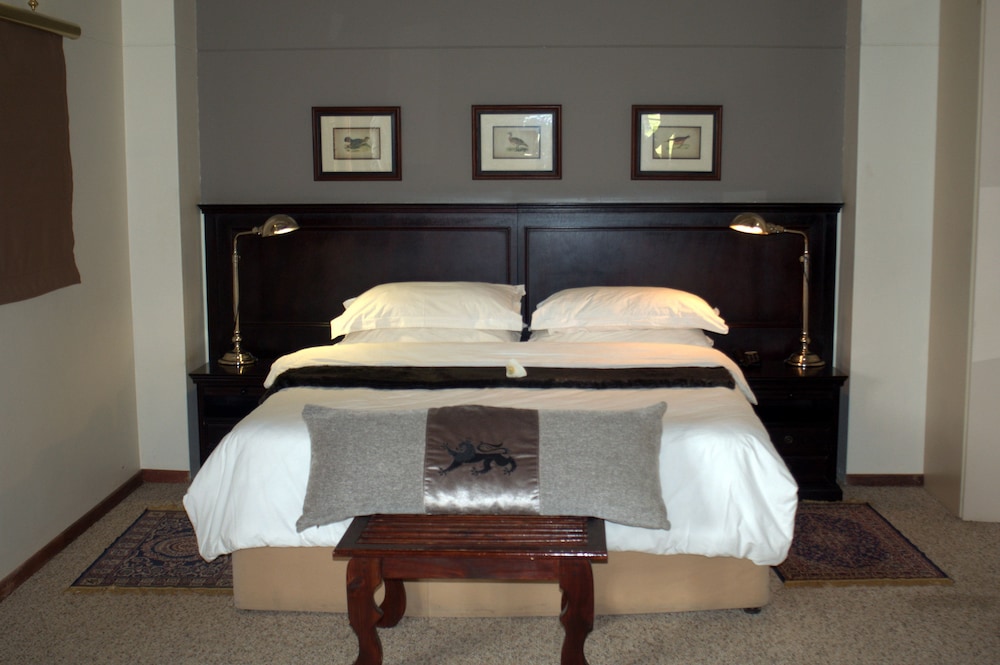 The Highlander Hotel