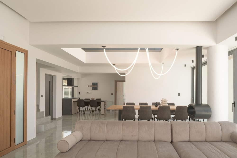 Luxurious Villa Dias With Tennis Court by Estia
