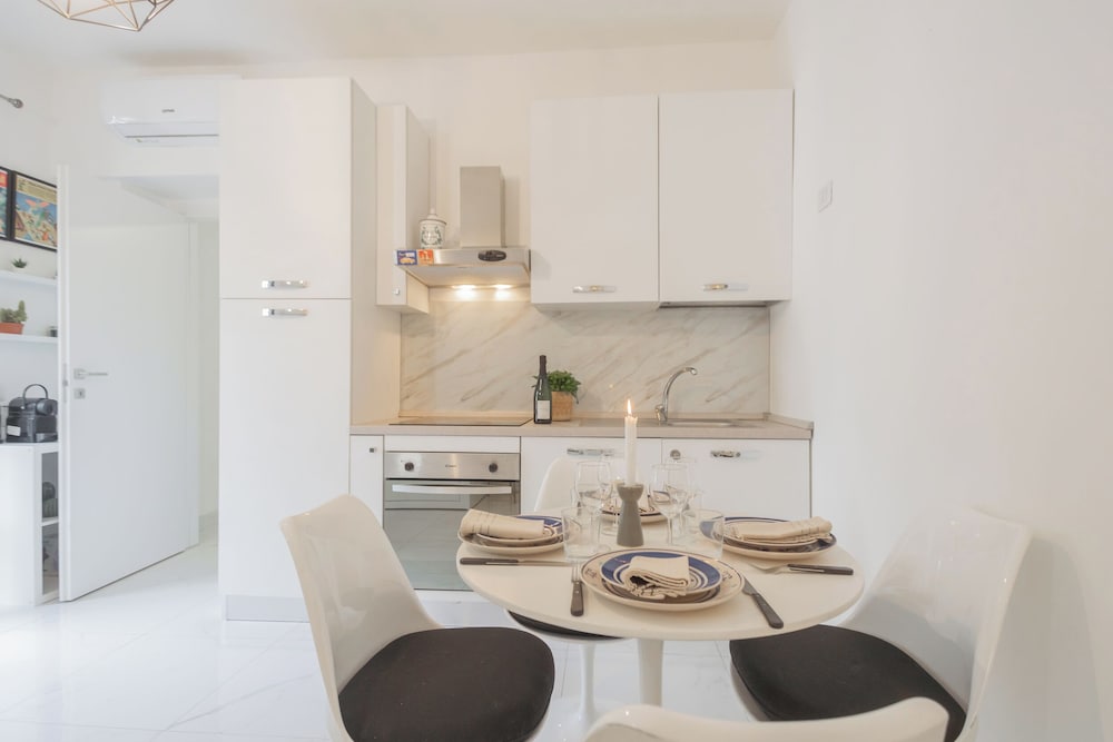 Luce Apartment by Rent all Como