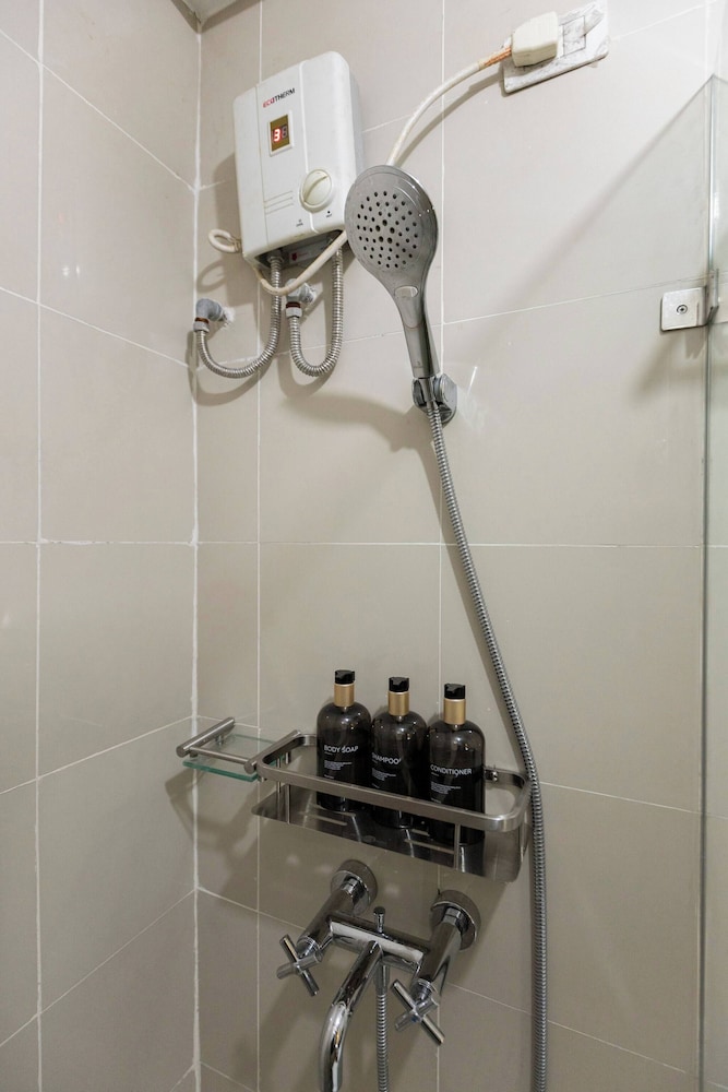 Luxurious Studio in Mckinley Hill With City View
