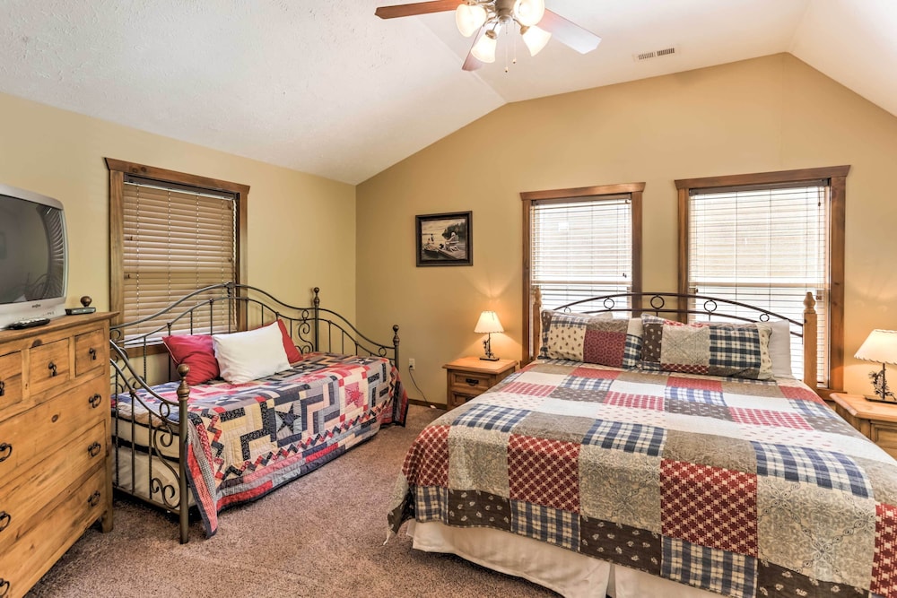 Branson Home w/ Game Room, Near Silver Dollar City view 3