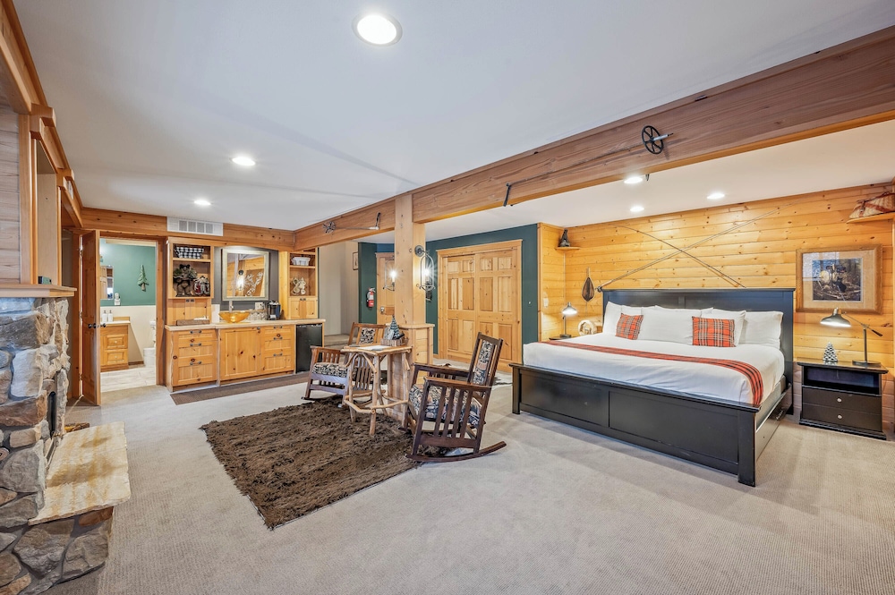All Seasons River Inn