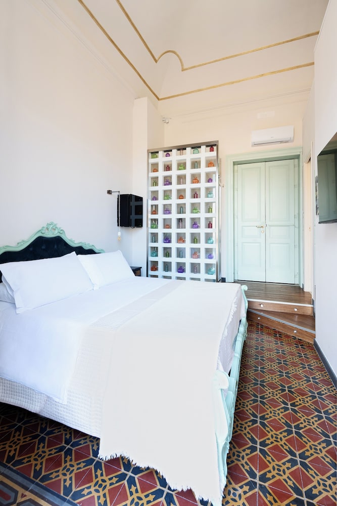 Holiday Lux Boutique Room