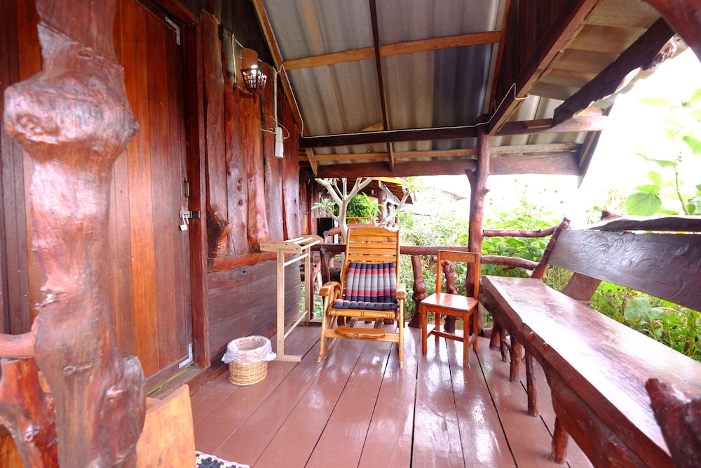 Baanpakrimklong Sukhamon Homestay & Resort
