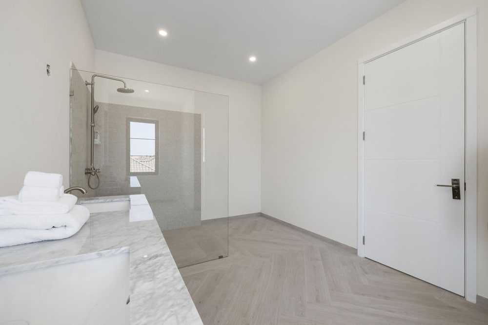 NEW Walk 2 Beach - 5BR Bonusroom w Pool Office