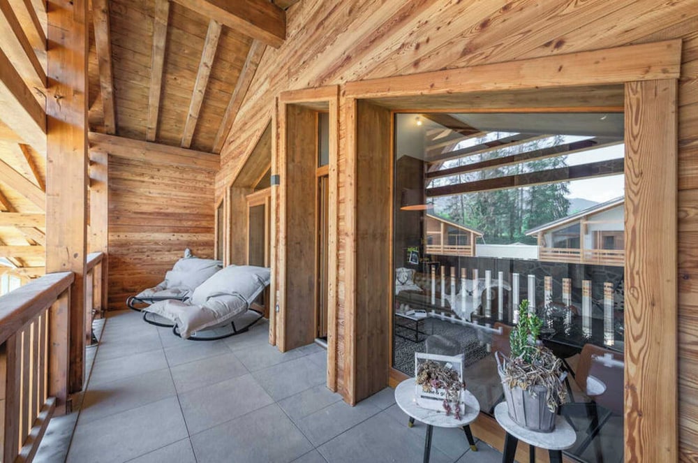 4 Bedroom Duplex With Large Balcony and Parking