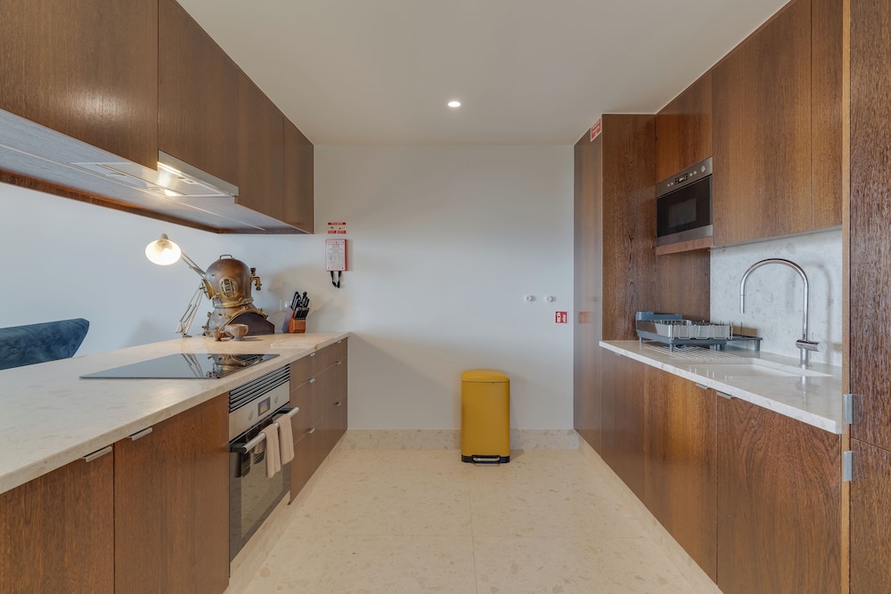 Carlos Apartment