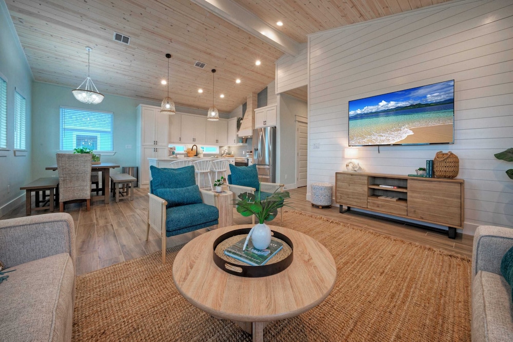 Pool, Firepit + Golf Cart Zone + Near Beach Looney Dunes by Avantstay
