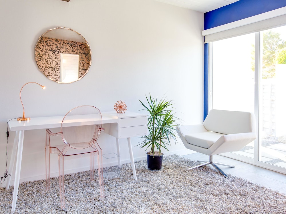 Bubble Gum Modern Holiday home 3 view 4