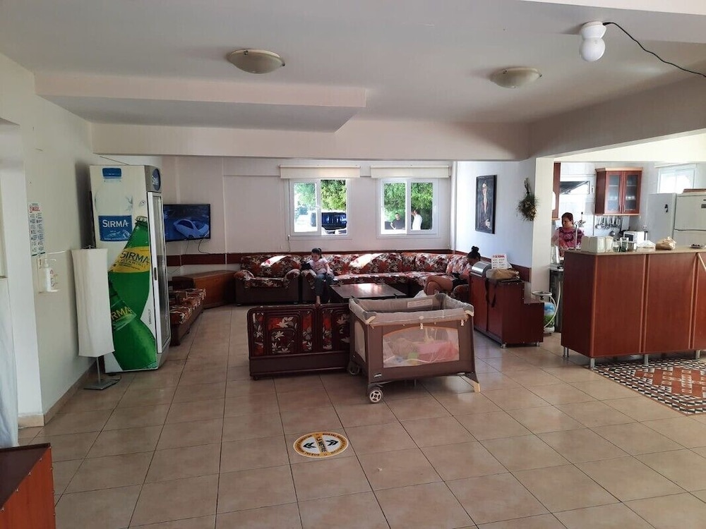 Yunus Hotel & Bungalow view 4