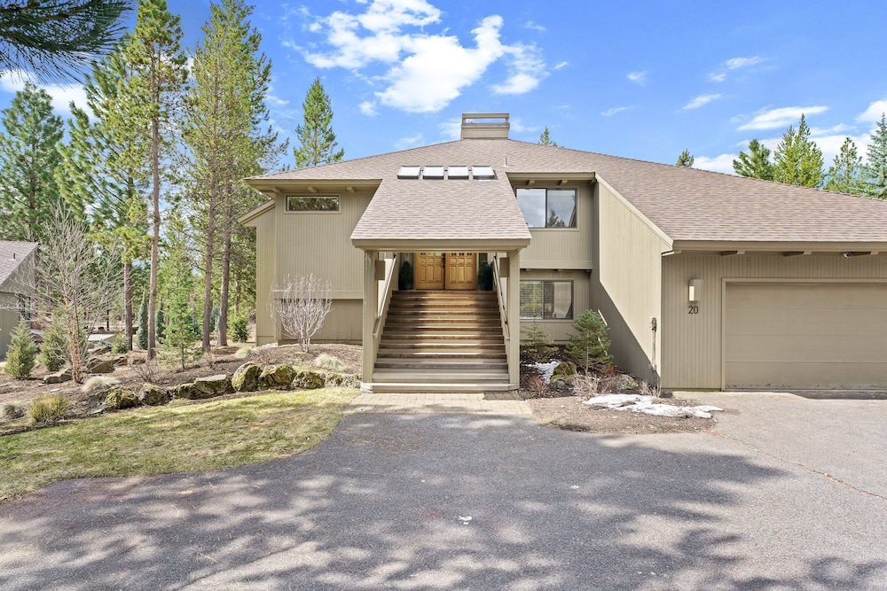 20 Aspen Lane 5 Bedroom Home