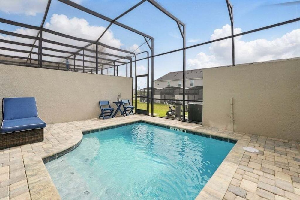Beautiful Chic Radiance Home With Pool 5 Bedroom Townhouse