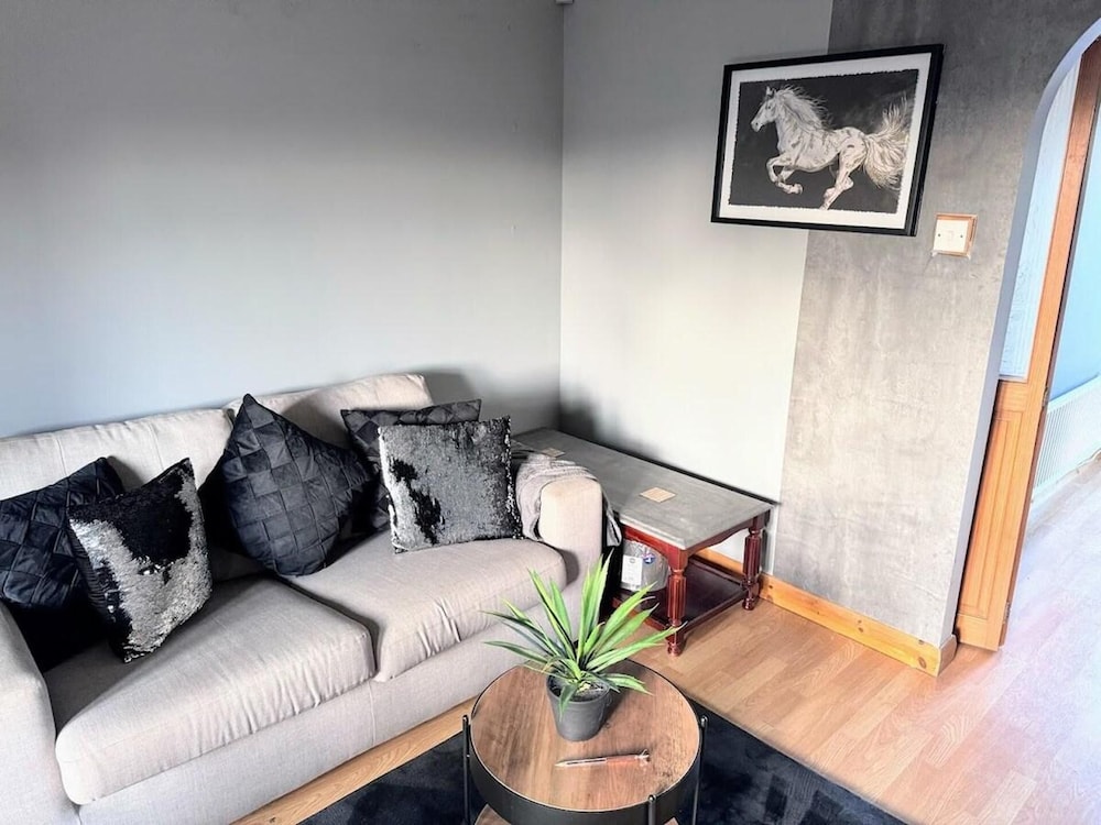 Ashford Blissful Retreat Modern 3-bed House