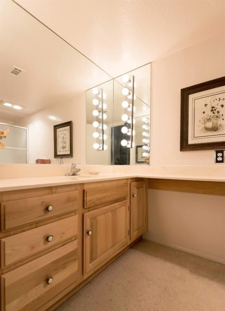 Lakeside Golf Course Retreat in Cathedral City