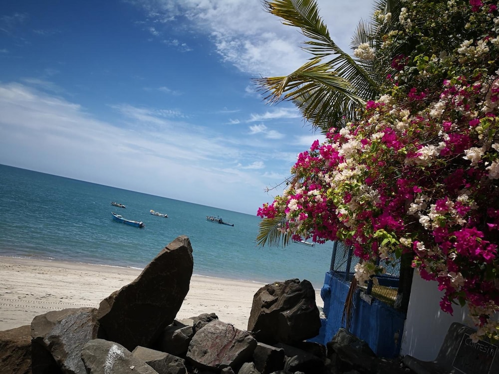 La Perla de Farallon Bed and Breakfast