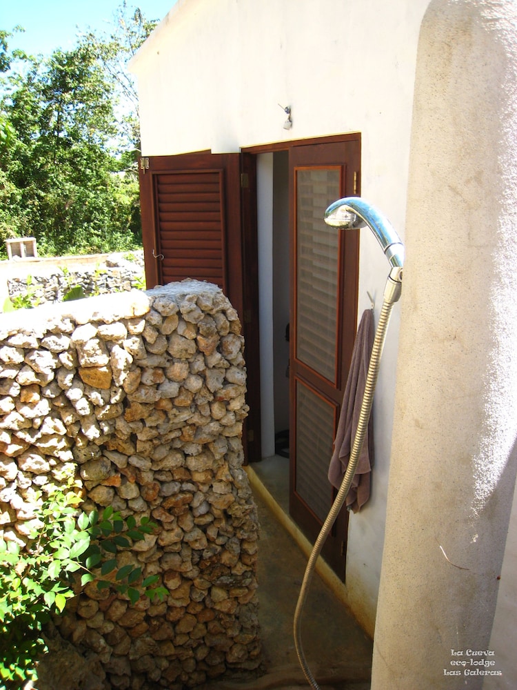 La Cueva Eco-Lodge