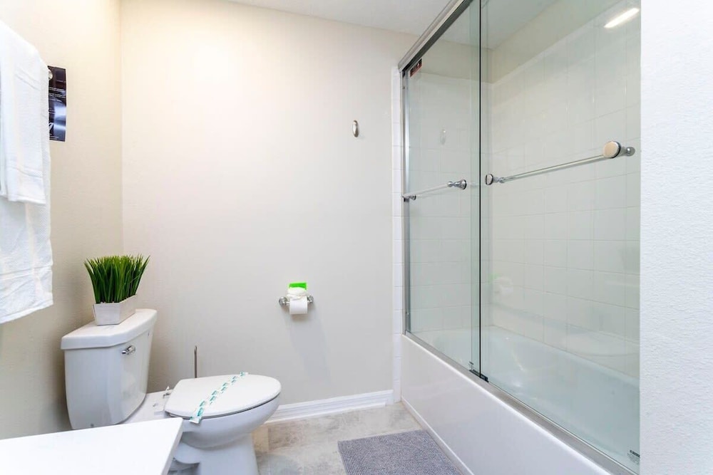 Accessible 3Bd Condo Close to Disney @ Storey Lake Orlando 208 3180