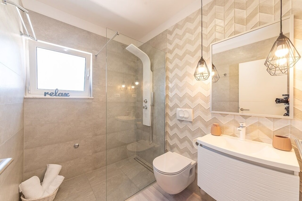 Renci - Great Location & sea View - SA2 view 3