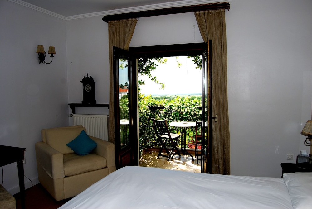 Jennifer Home Hotel view 3