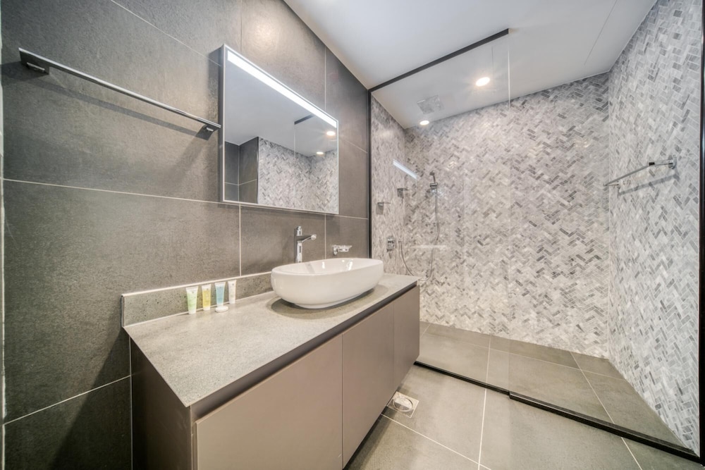 JBR Gem Spacious 1BR Apt With Balcony