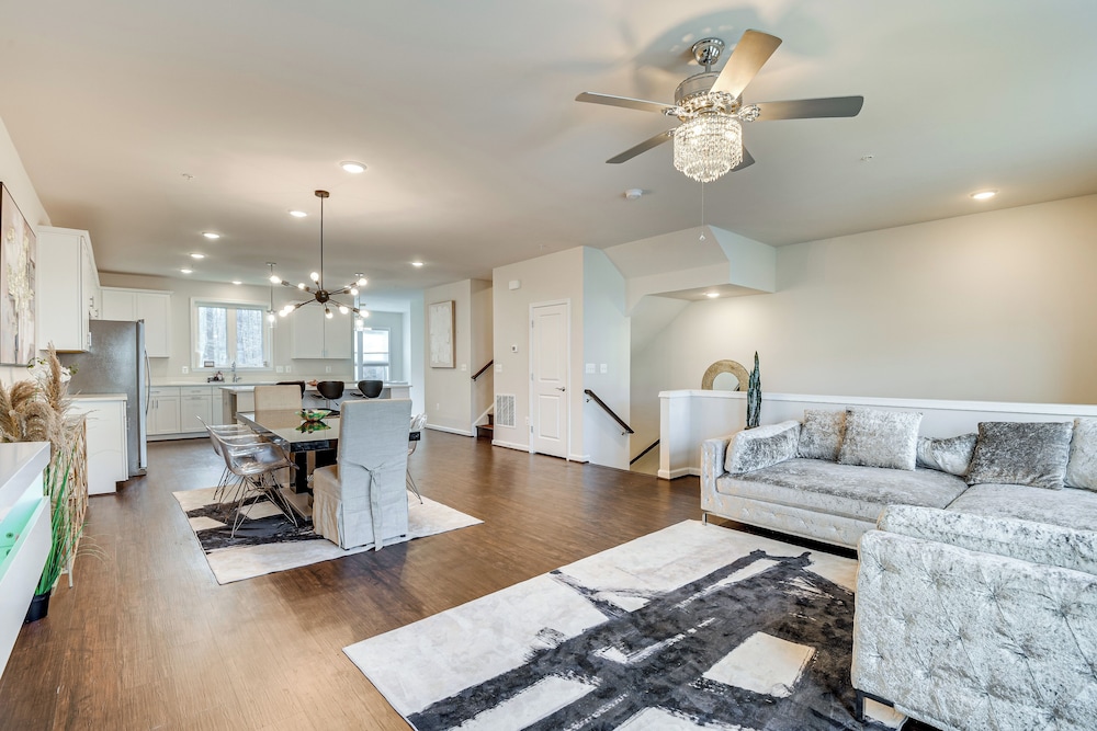 19 Mi to Baltimore: Townhome in Maryland City